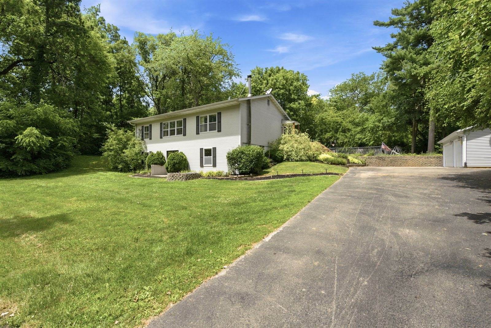 18923 43rd Avenue North, Port Byron, IL 61275