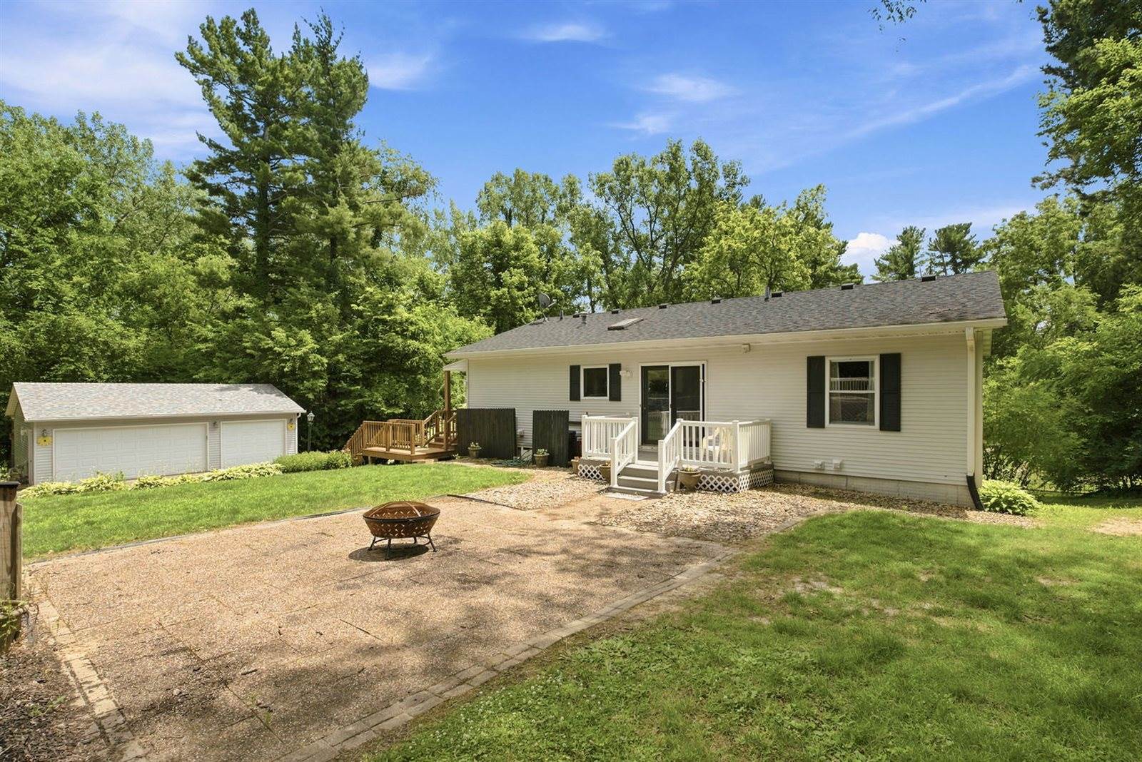 18923 43rd Avenue North, Port Byron, IL 61275