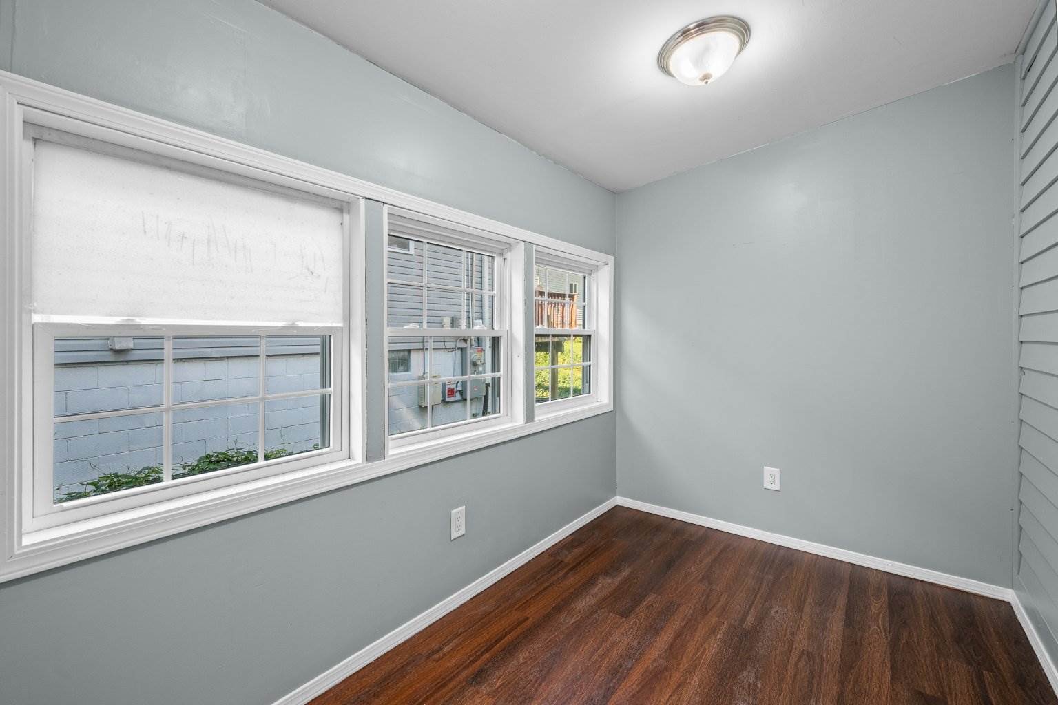 3433 North Sturdevant Street, Davenport, IA 52806