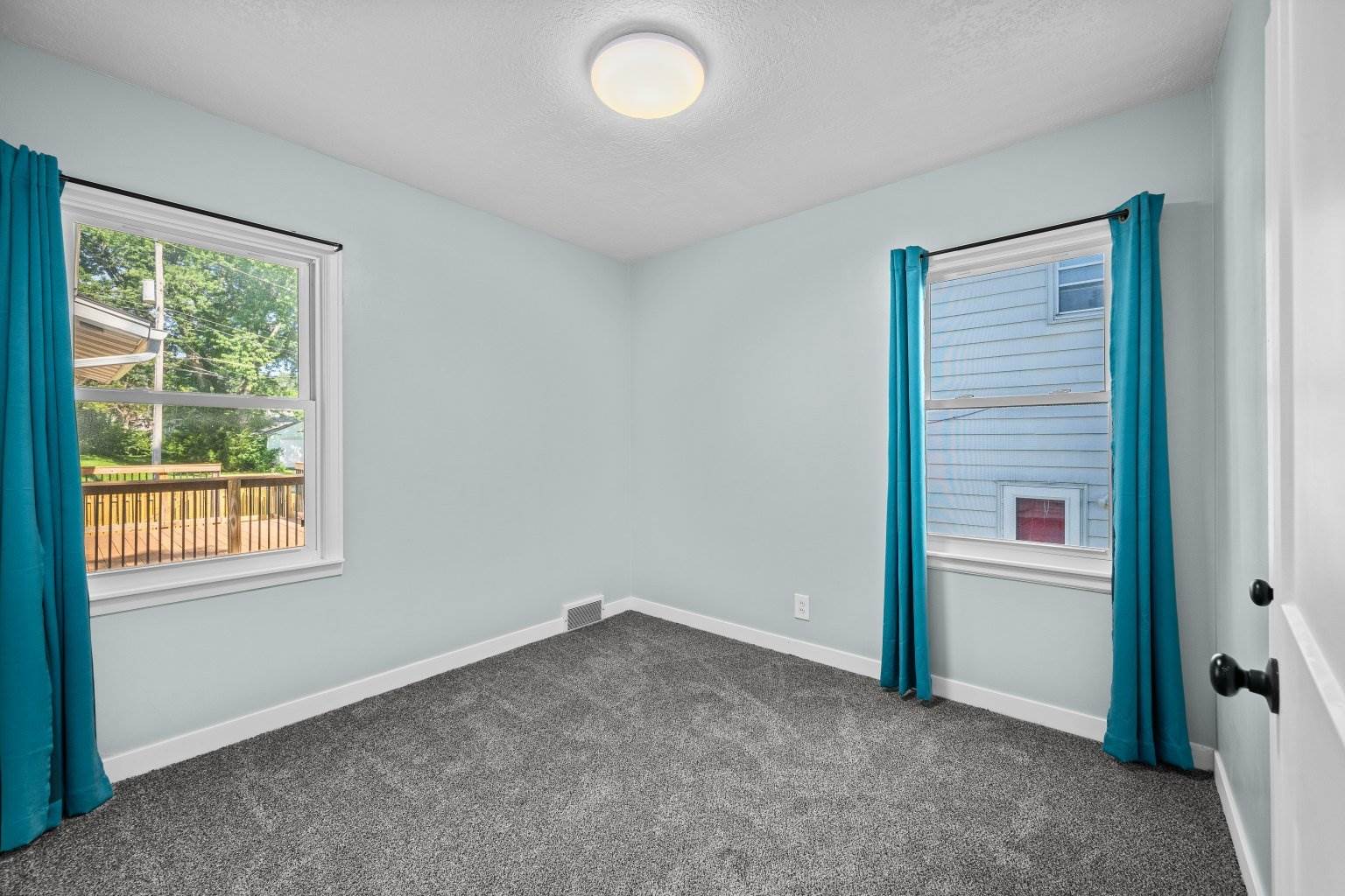 3433 North Sturdevant Street, Davenport, IA 52806