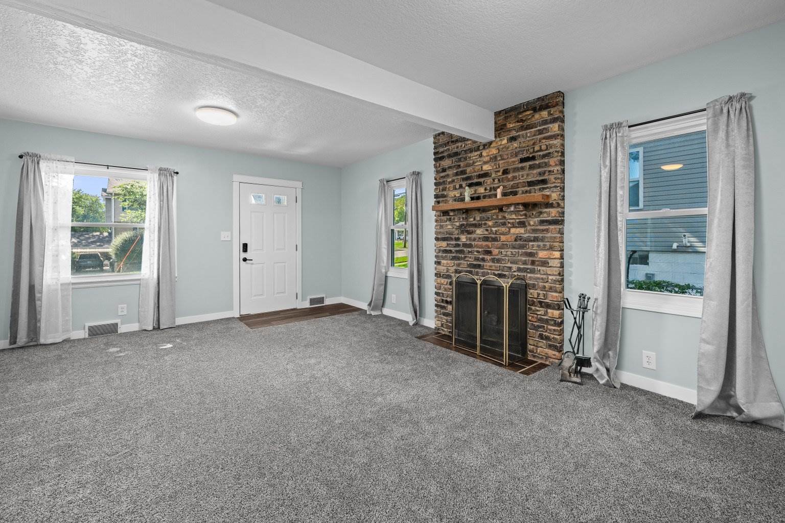 3433 North Sturdevant Street, Davenport, IA 52806