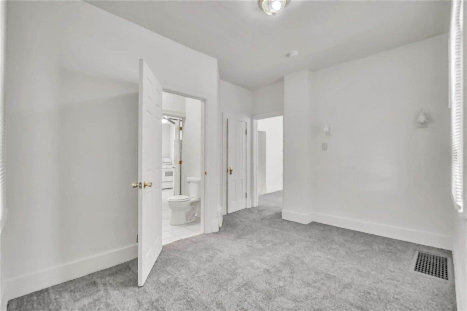 2711 9th Avenue, Rock Island, IL 61201