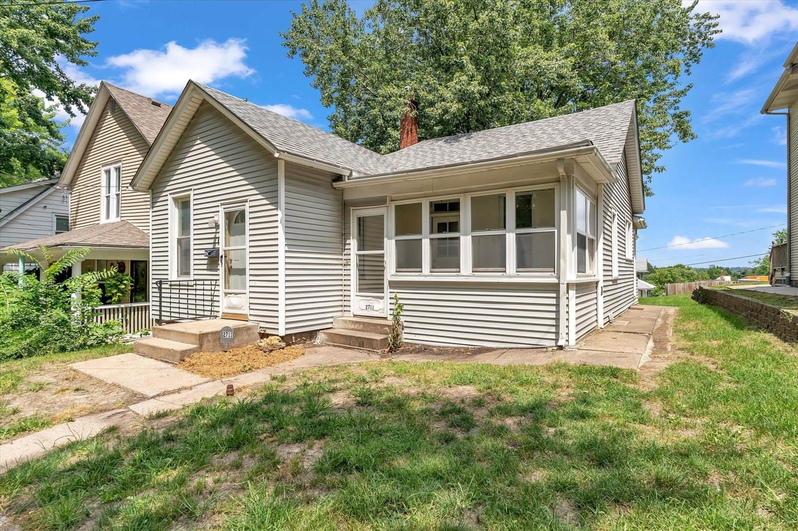 2711 9th Avenue, Rock Island, IL 61201