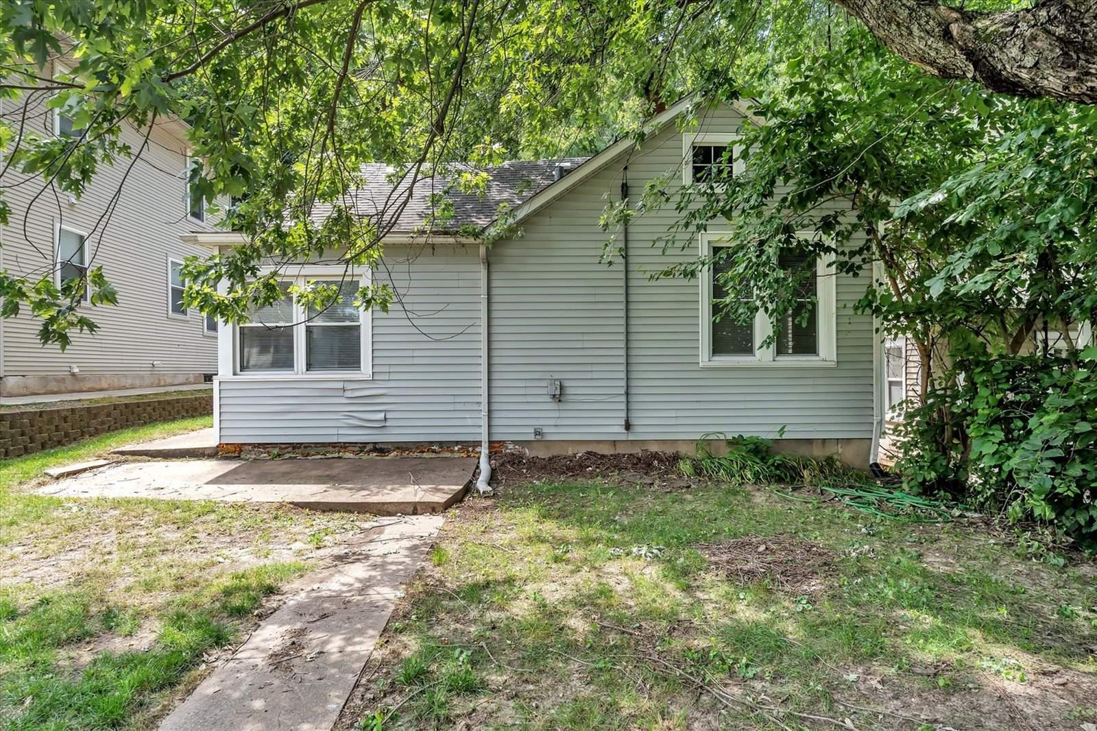 2711 9th Avenue, Rock Island, IL 61201