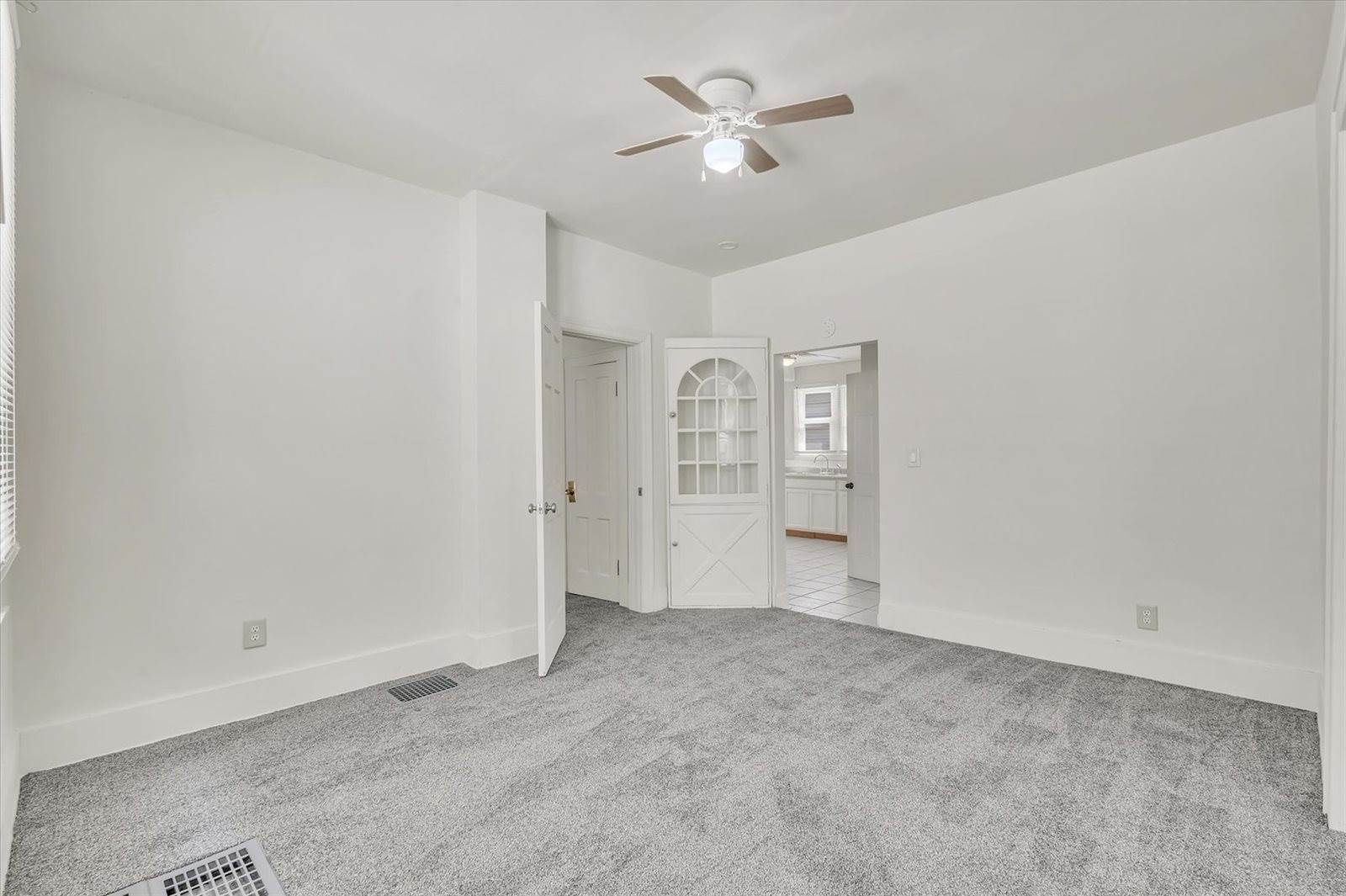 2711 9th Avenue, Rock Island, IL 61201