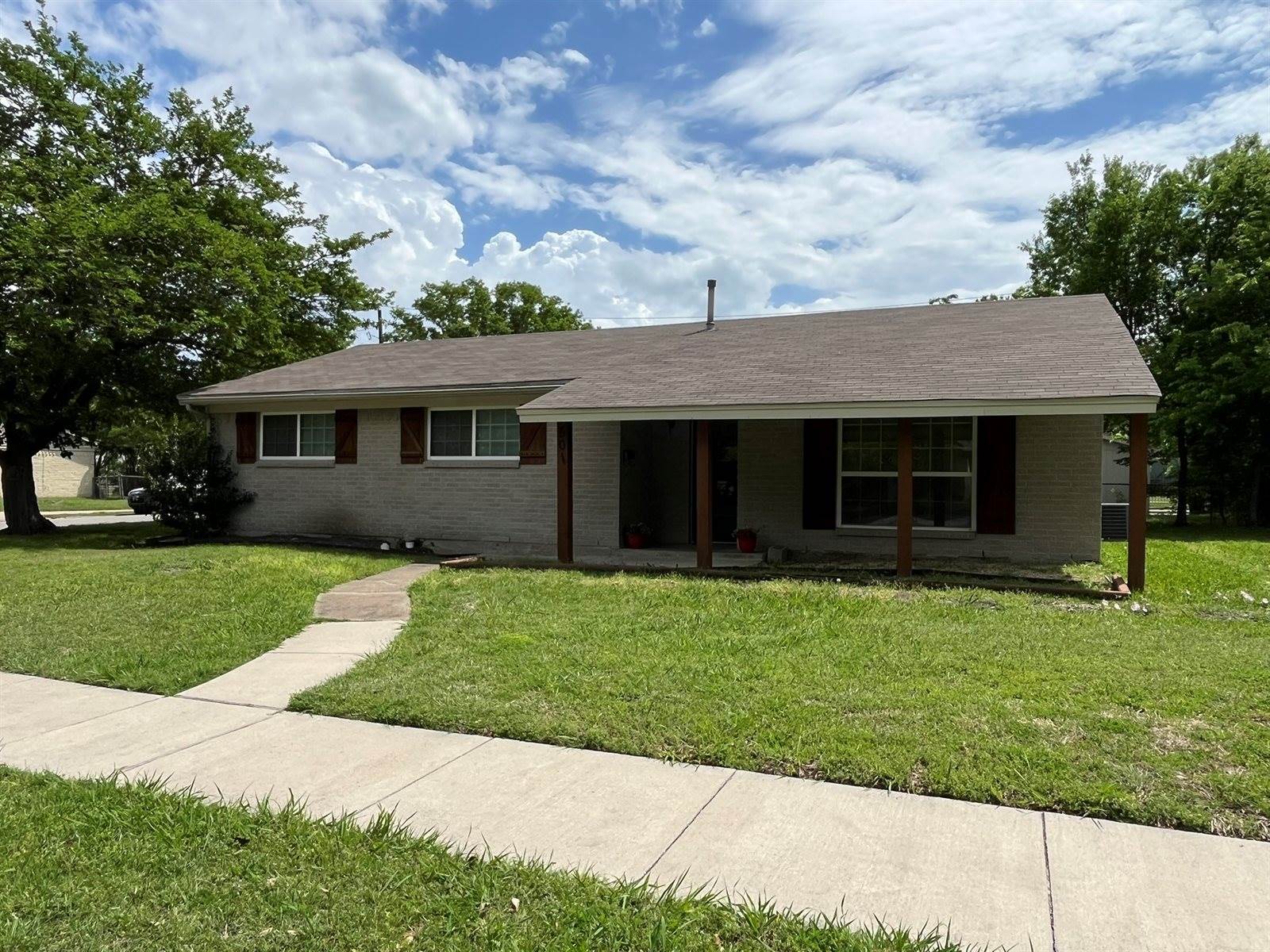 501 Sparks Street, Grand Prairie, TX 75051