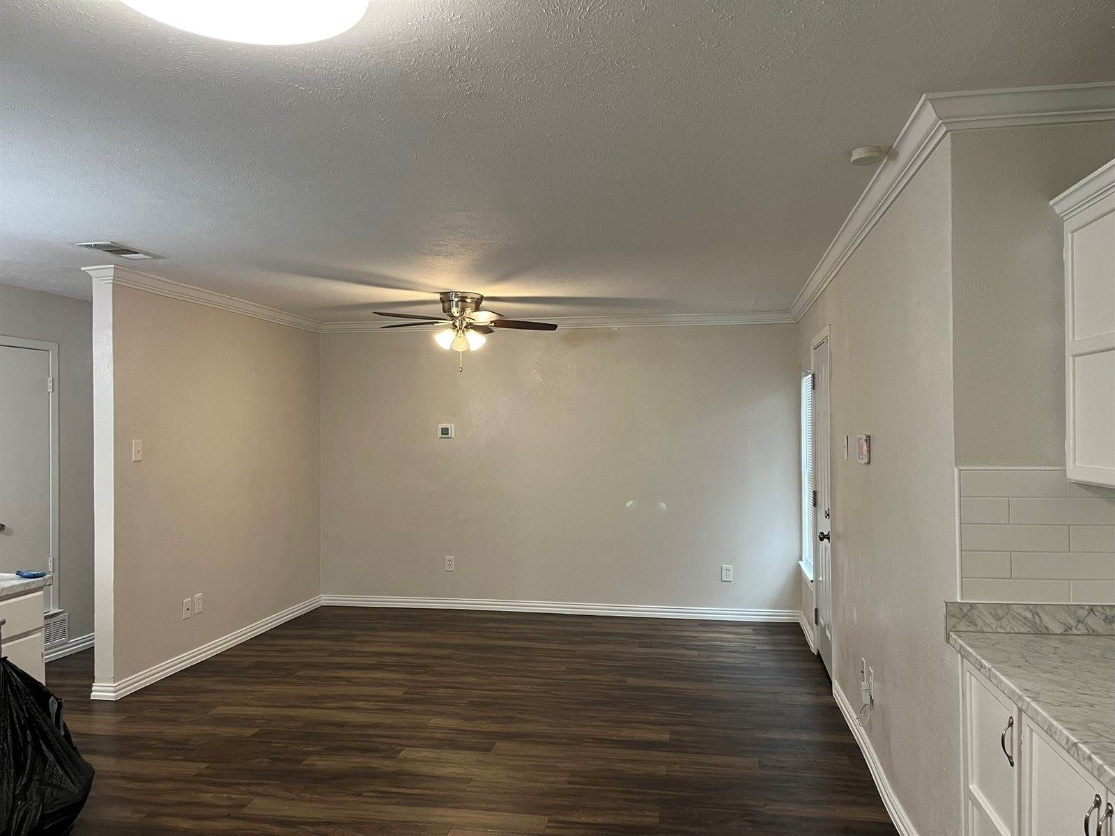 501 Sparks Street, Grand Prairie, TX 75051
