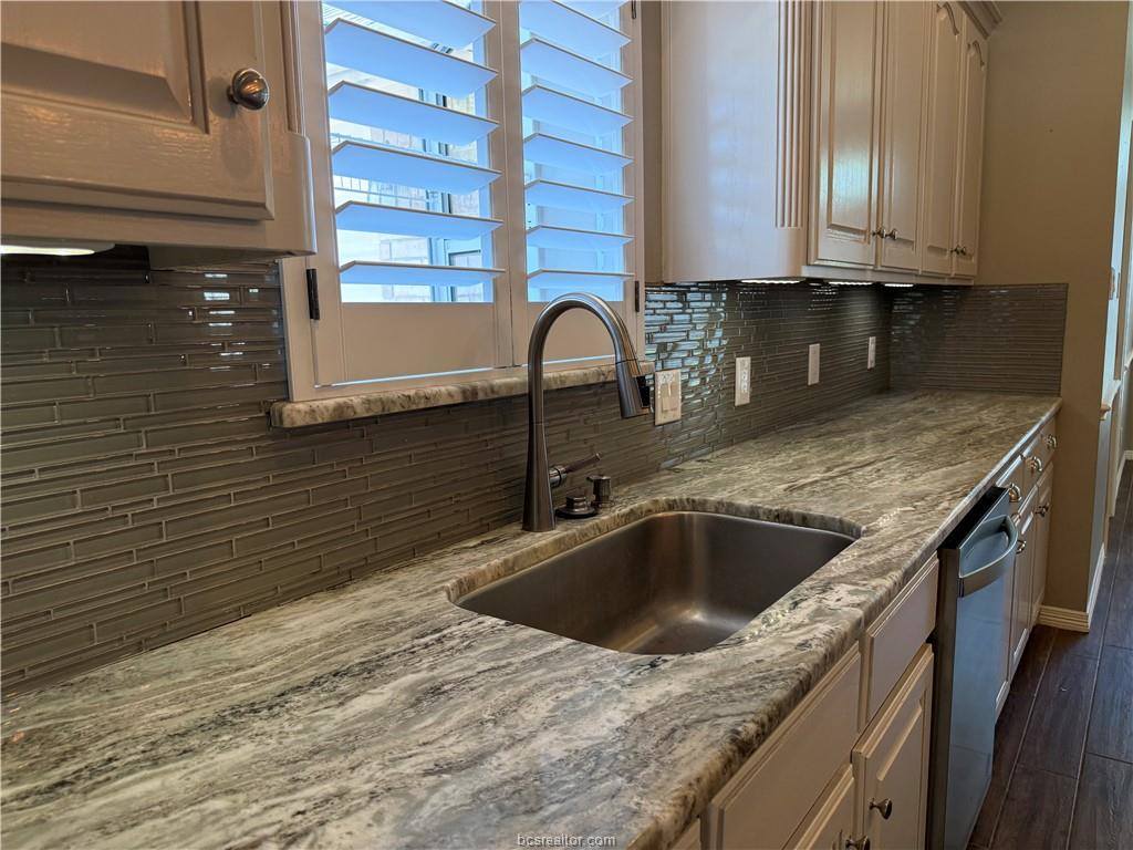 2107 Williams Way, Bryan, TX 77808