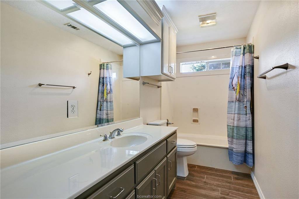 2107 Williams Way, Bryan, TX 77808