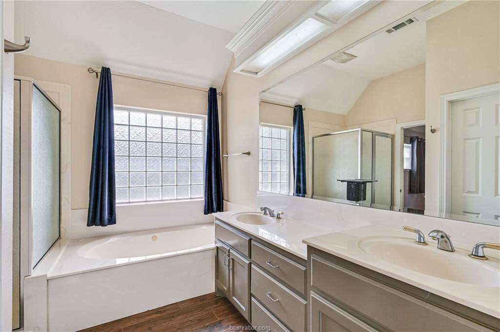 2107 Williams Way, Bryan, TX 77808
