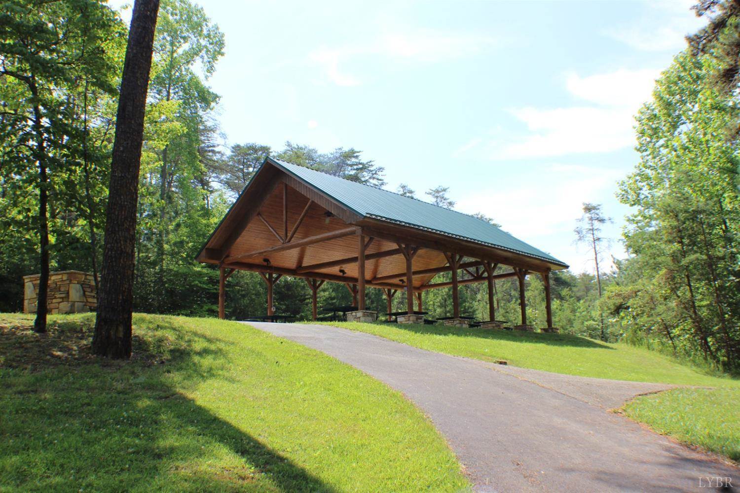 305 Runaway Bay Road, Lynch Station, VA 24571
