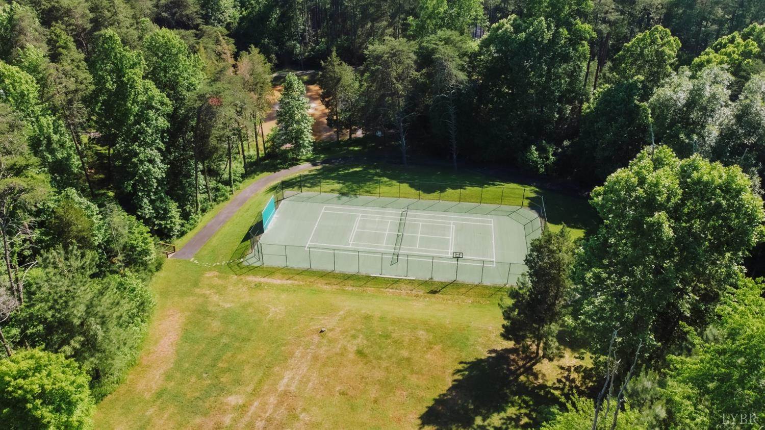 305 Runaway Bay Road, Lynch Station, VA 24571