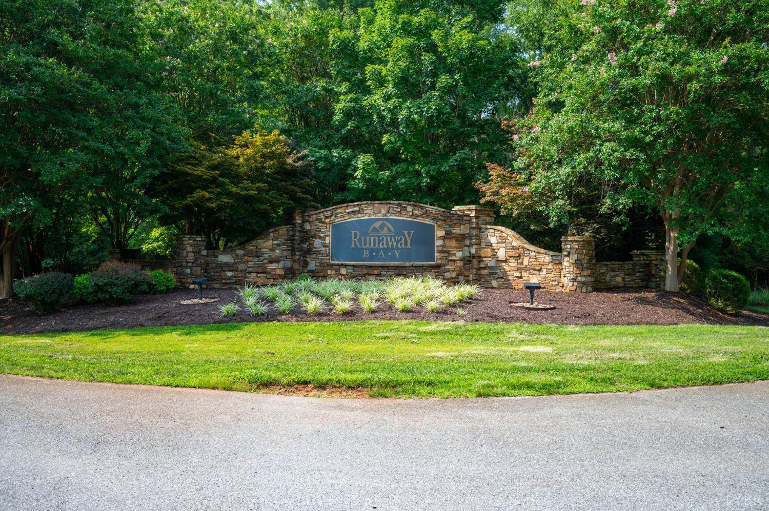 306 Runaway Bay Road, Lynch Station, VA 24571