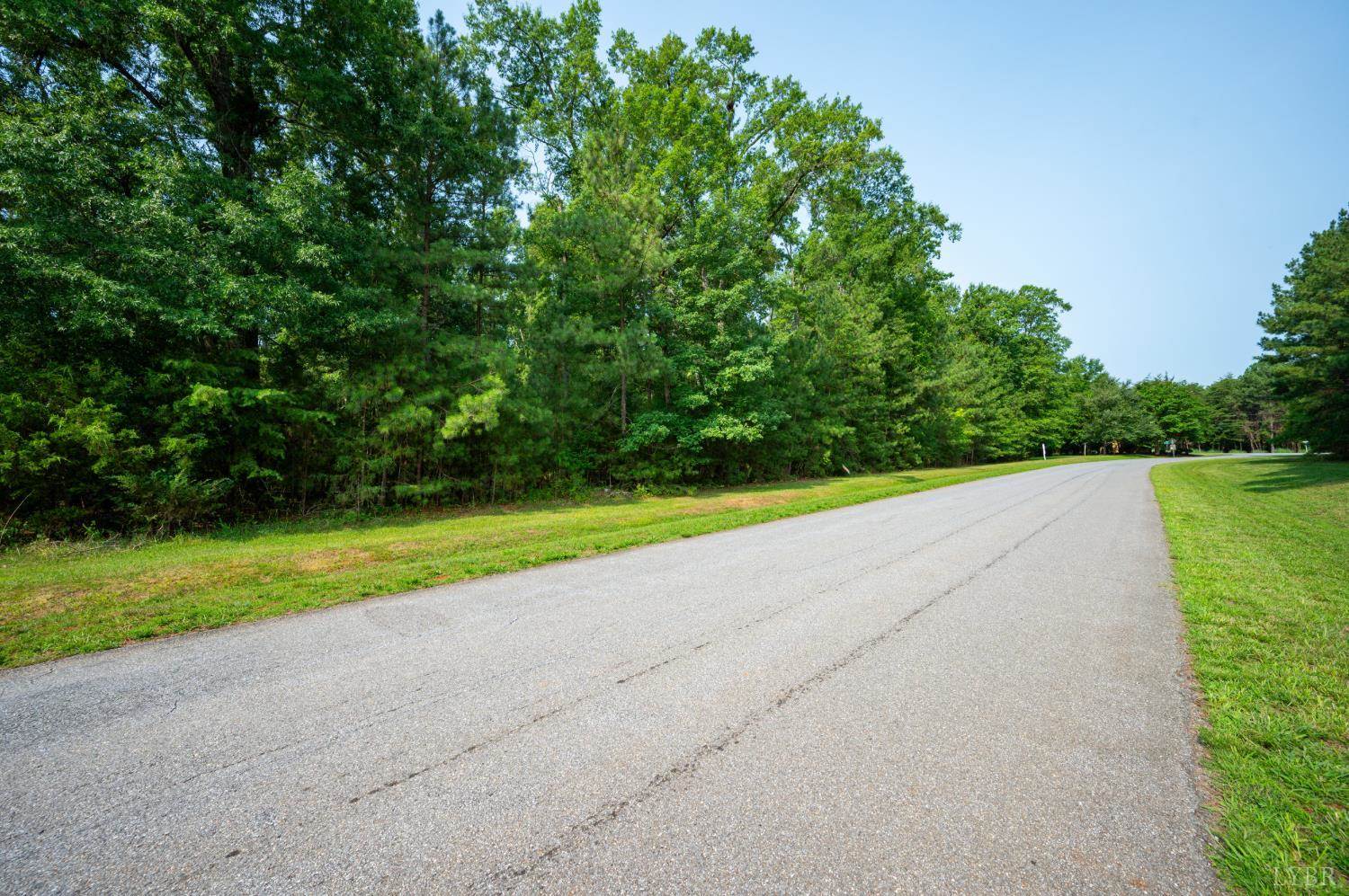 306 Runaway Bay Road, Lynch Station, VA 24571