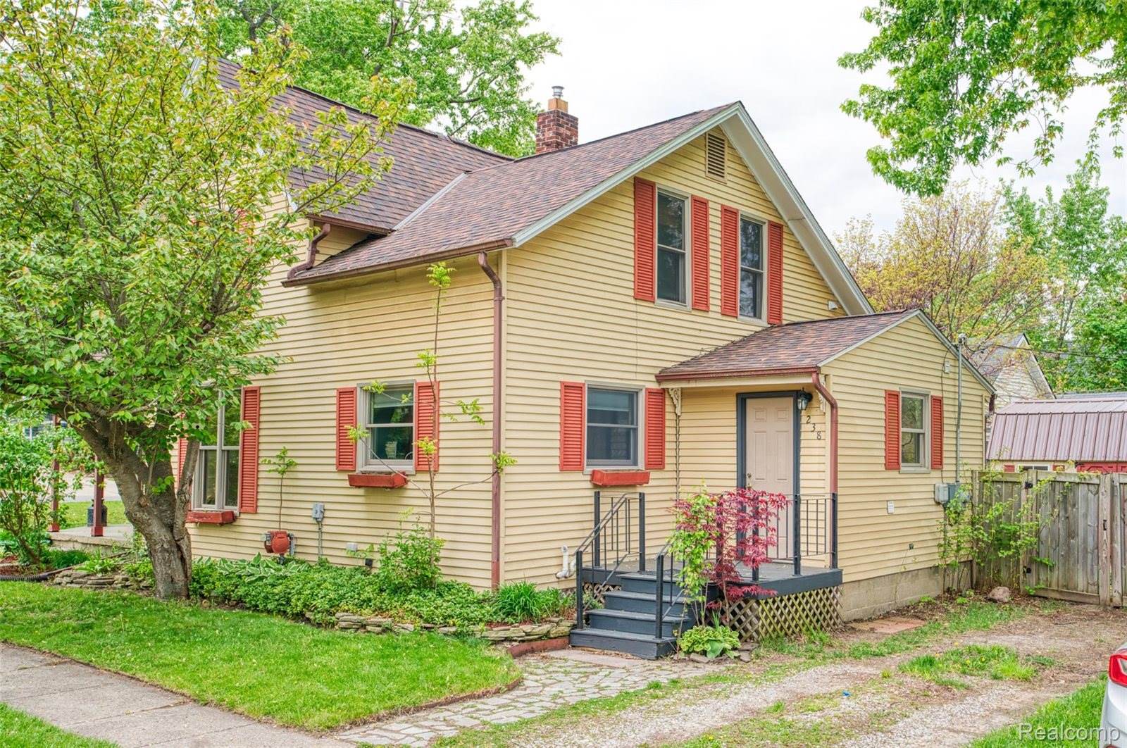 238 East Washington Street, HowellCity_Livingston, MI 48843