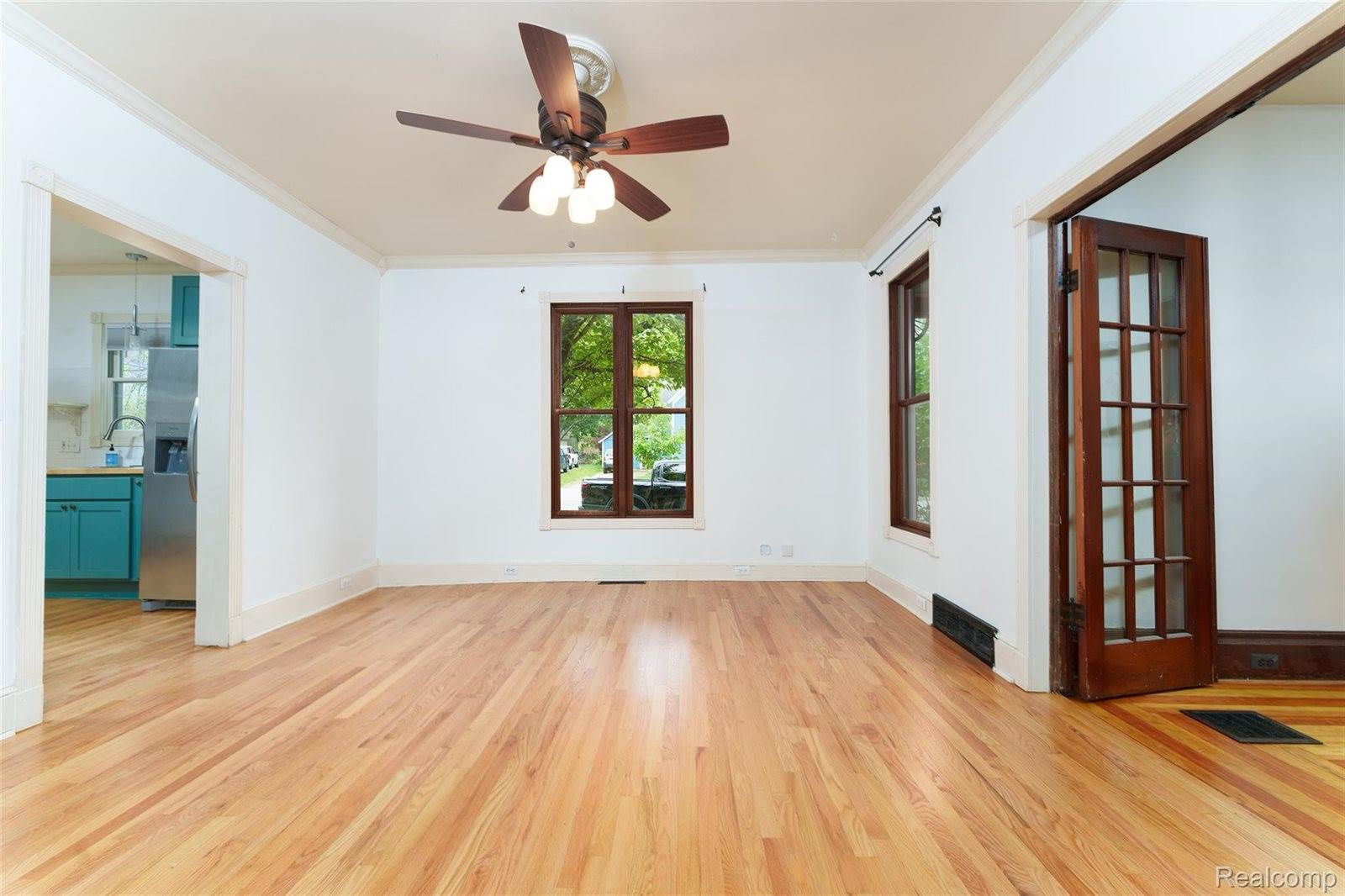238 East Washington Street, HowellCity_Livingston, MI 48843