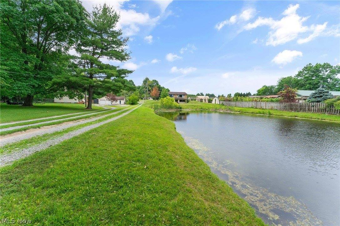 2451 East Western Reserve Road, Poland, OH 44514