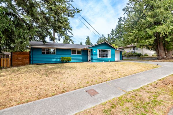 1580 NE 11th Ave, Oak Harbor, WA 98277