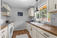 1580 NE 11th Ave, Oak Harbor, WA 98277