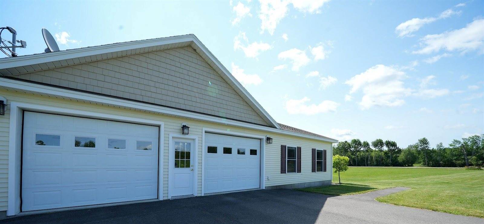 207 Corinth Road, Hudson, ME 04449