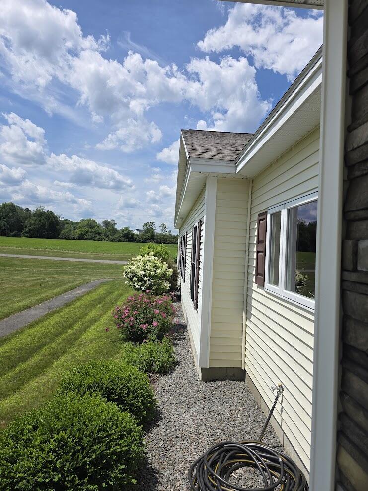 207 Corinth Road, Hudson, ME 04449