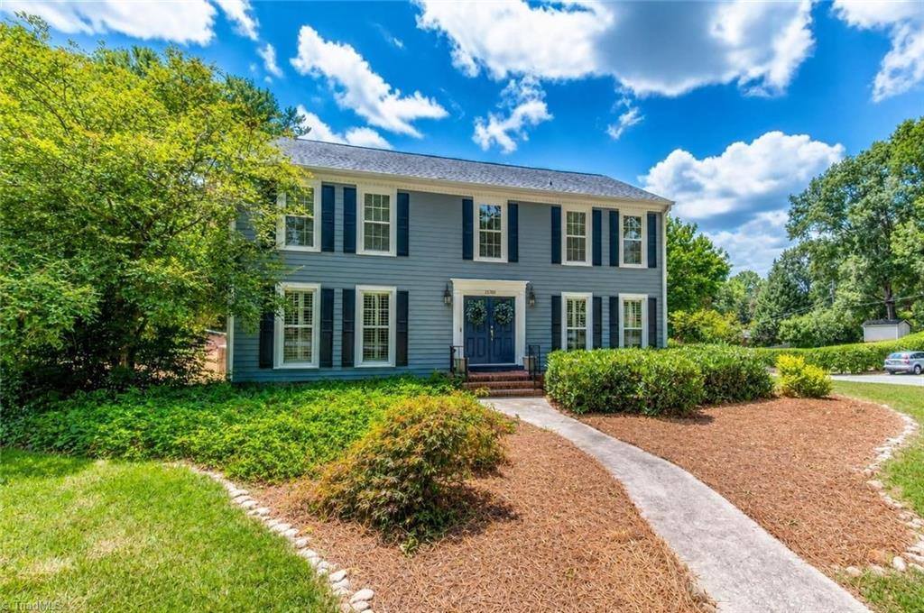 1320 Abingdon Way, Winston-Salem, NC 27106
