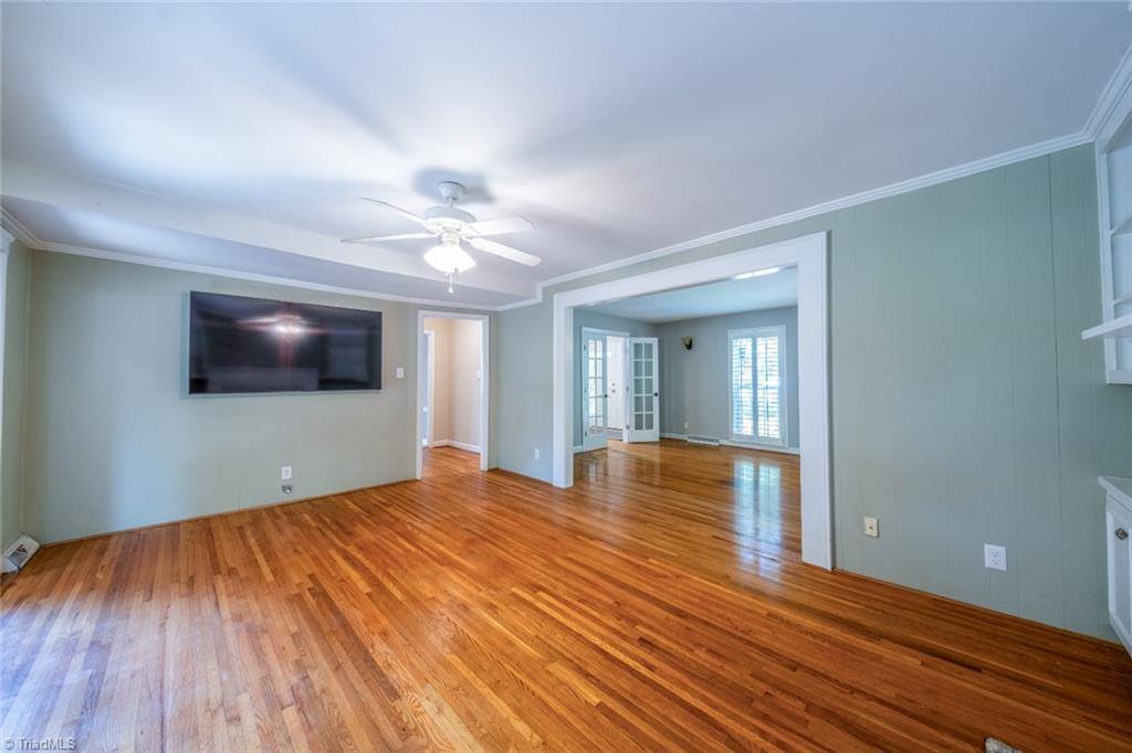 1320 Abingdon Way, Winston-Salem, NC 27106