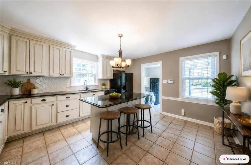 1320 Abingdon Way, Winston-Salem, NC 27106
