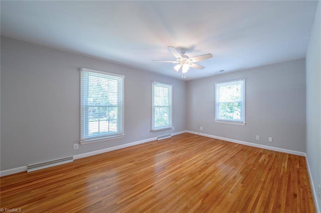 1320 Abingdon Way, Winston-Salem, NC 27106