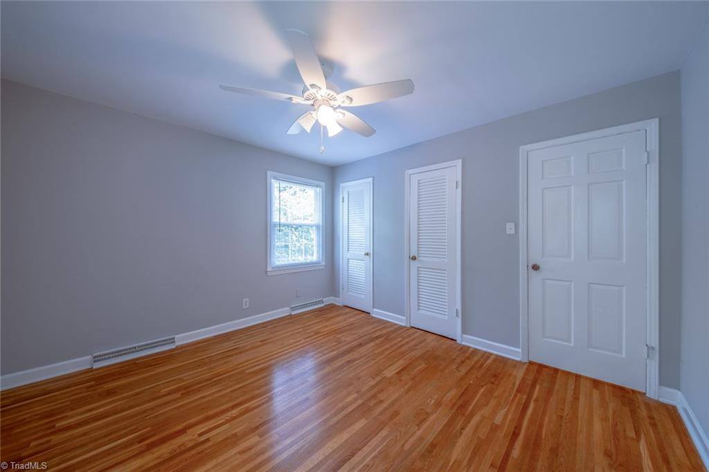 1320 Abingdon Way, Winston-Salem, NC 27106