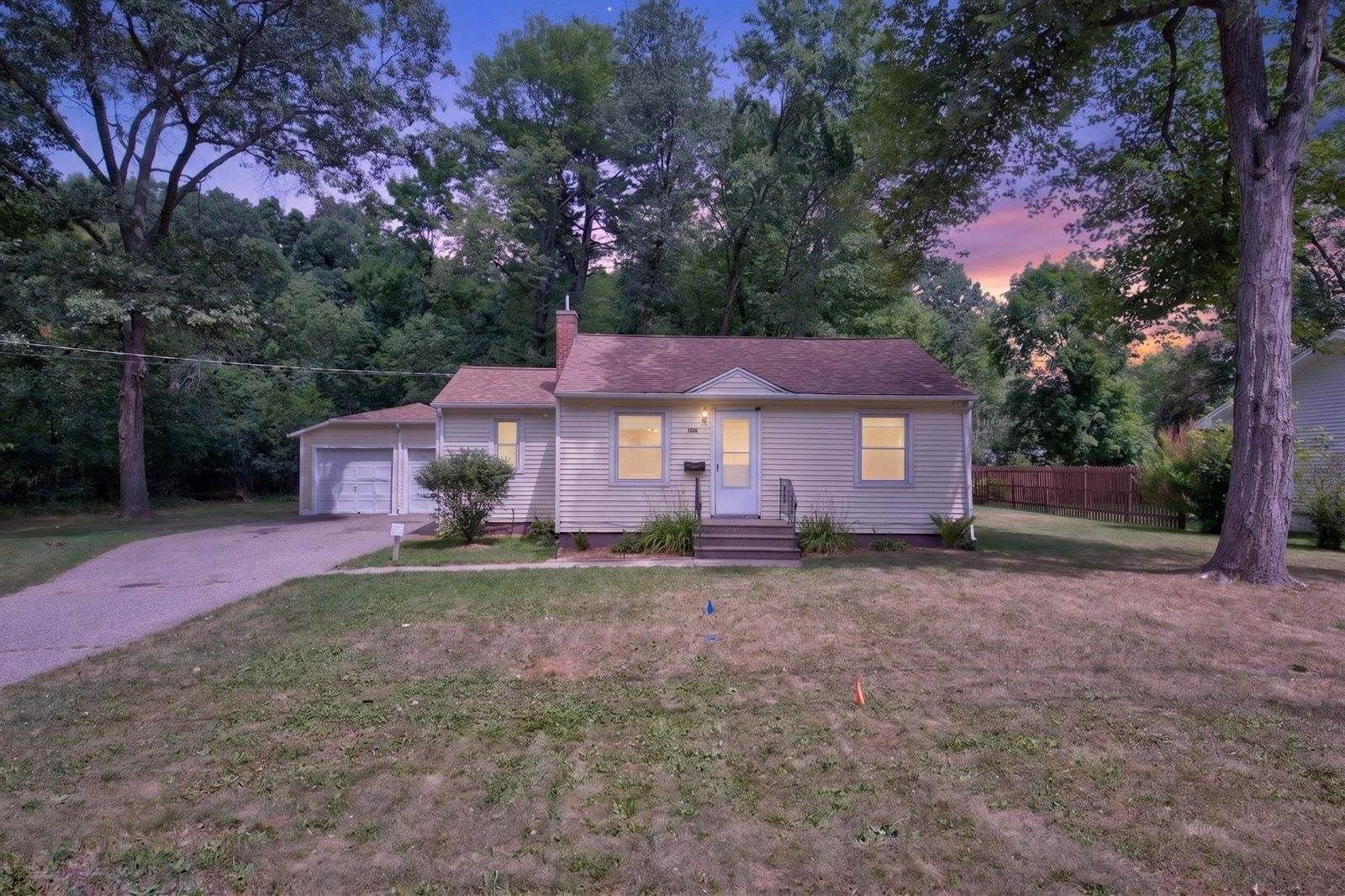 1930 Carey Street, Wisconsin Rapids, WI 54495