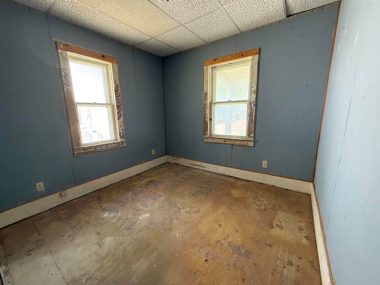 627 North Summit St, El Dorado, KS 67042