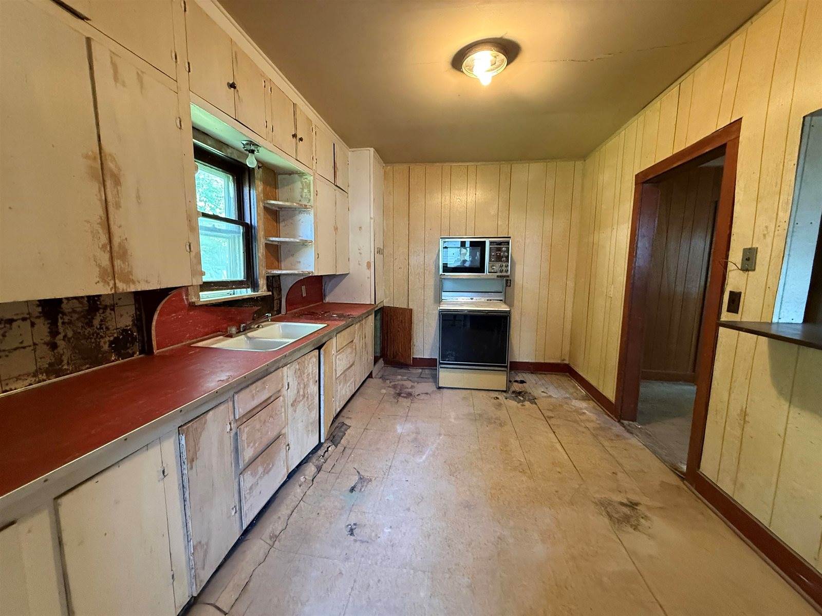 627 North Summit St, El Dorado, KS 67042