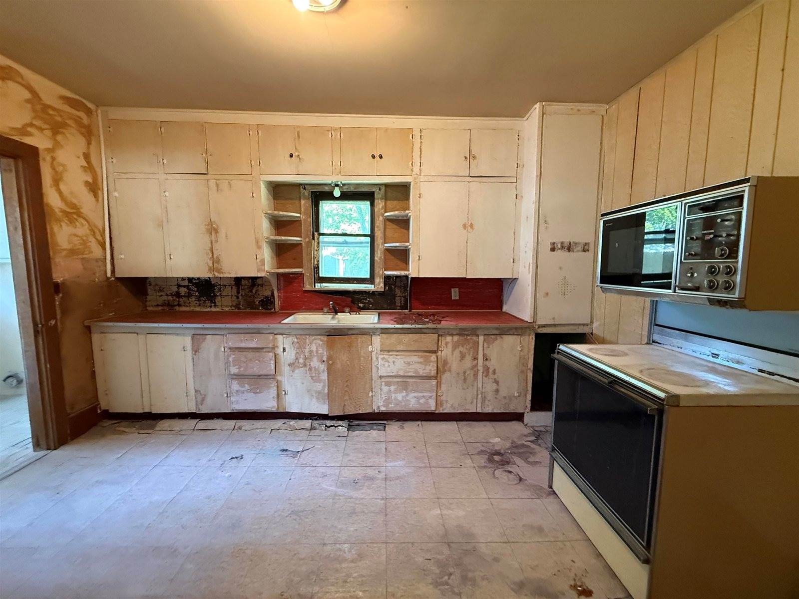 627 North Summit St, El Dorado, KS 67042