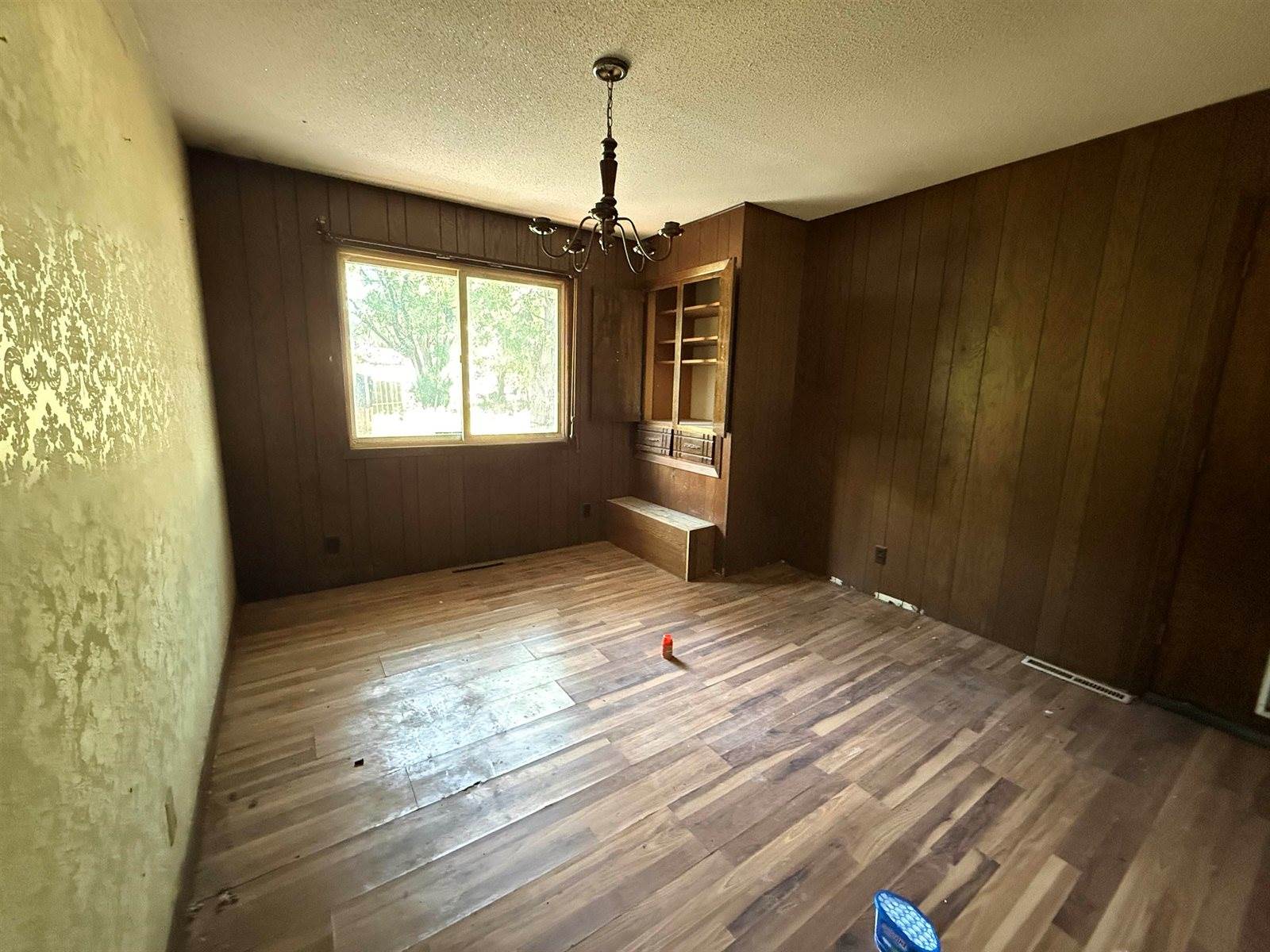 1319 Joyce St, El Dorado, KS 67042