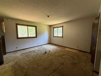 1319 Joyce St, El Dorado, KS 67042