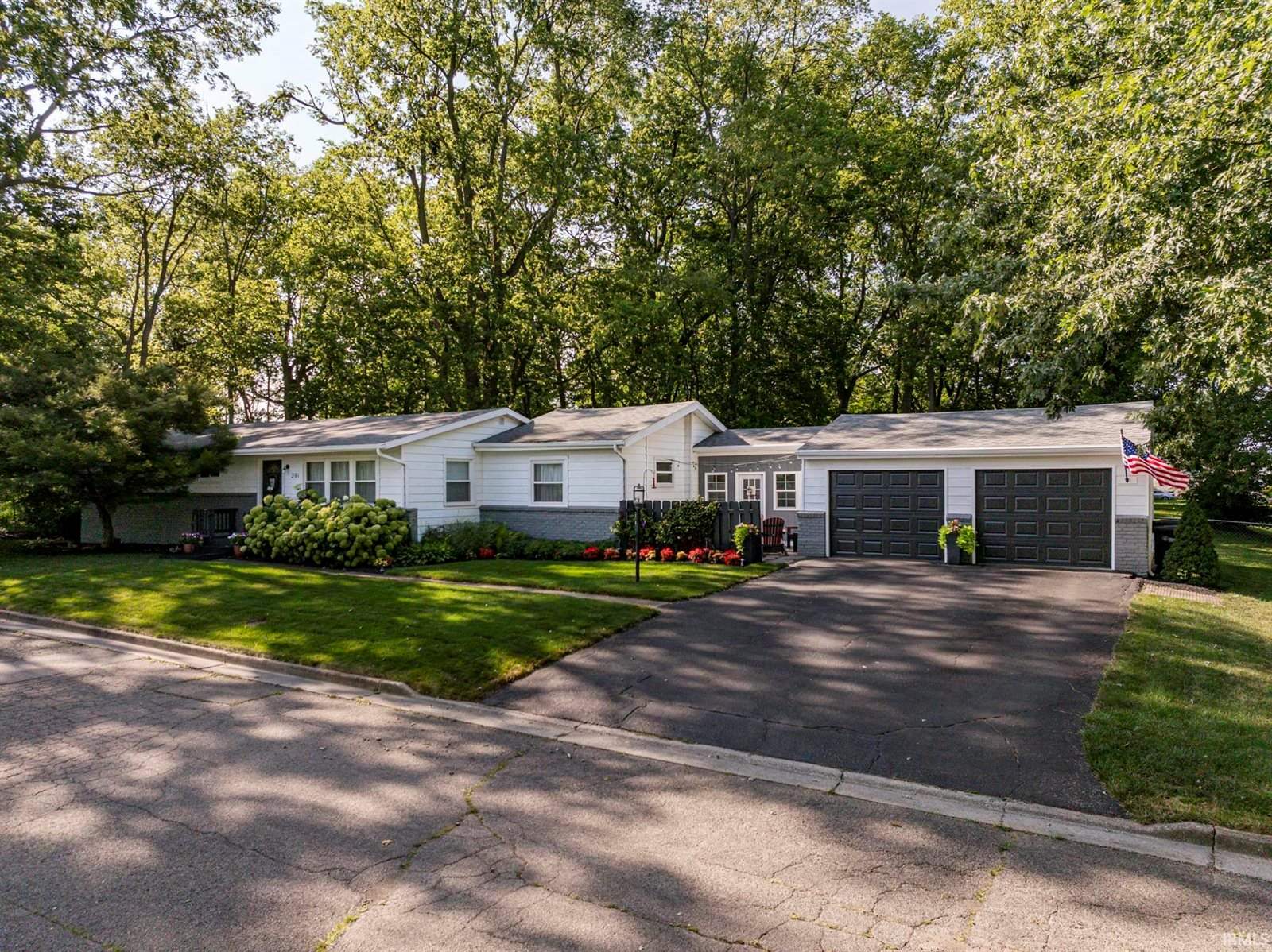 201 E Davidson Street, Muncie, IN 47303