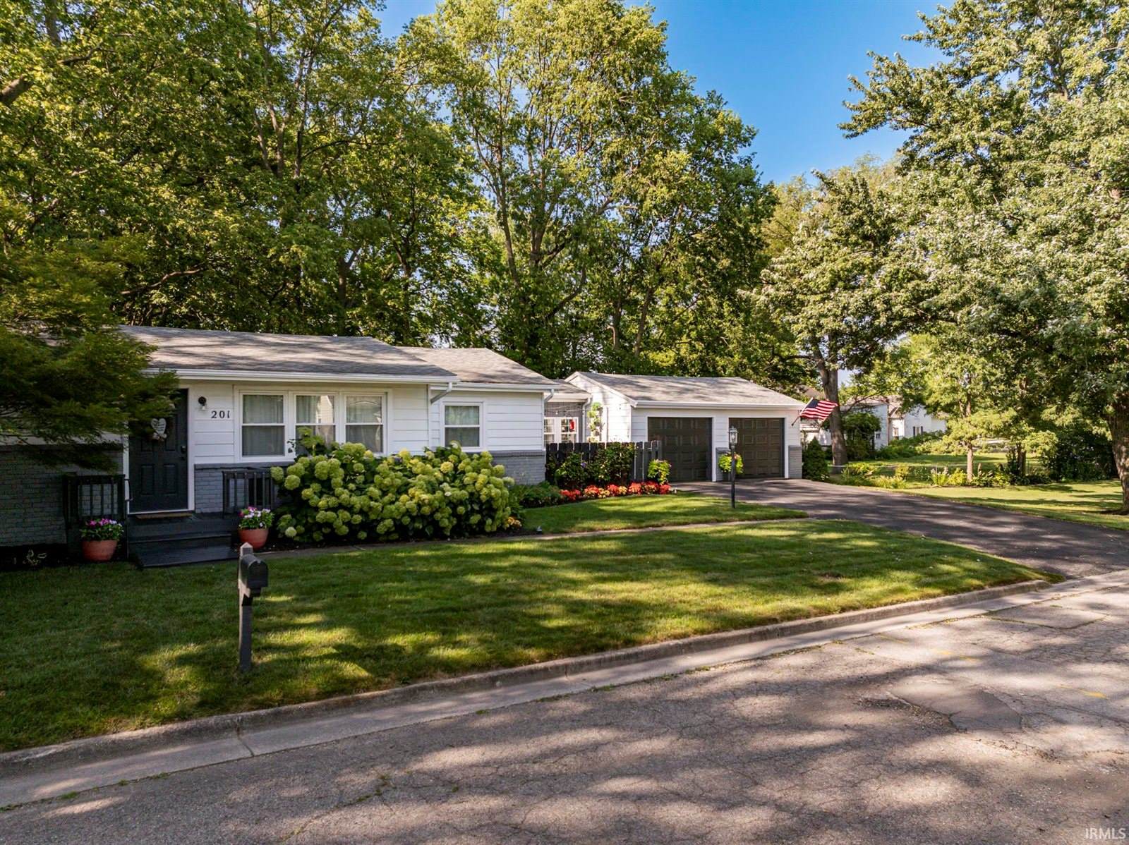 201 E Davidson Street, Muncie, IN 47303