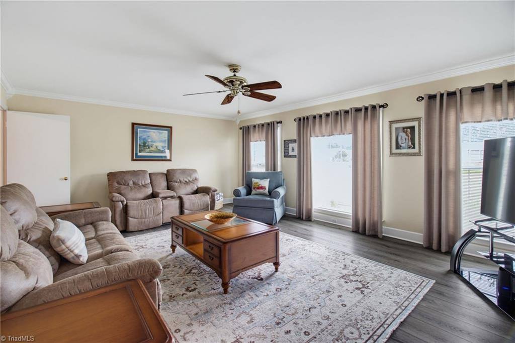 4264 High Point Road, Winston-Salem, NC 27107