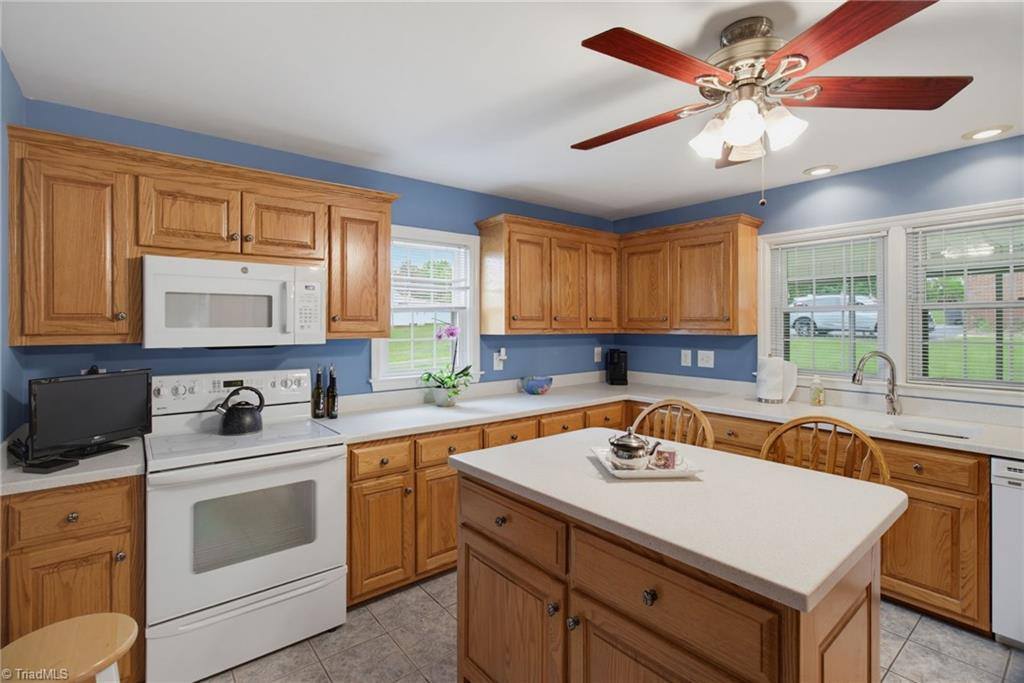 4264 High Point Road, Winston-Salem, NC 27107
