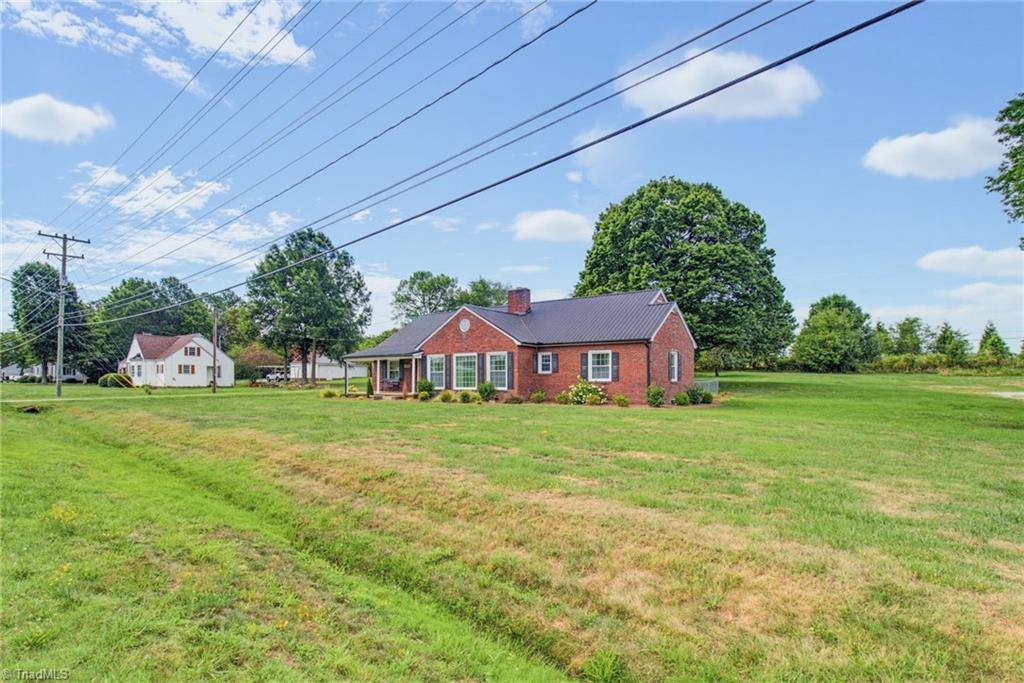 4264 High Point Road, Winston-Salem, NC 27107