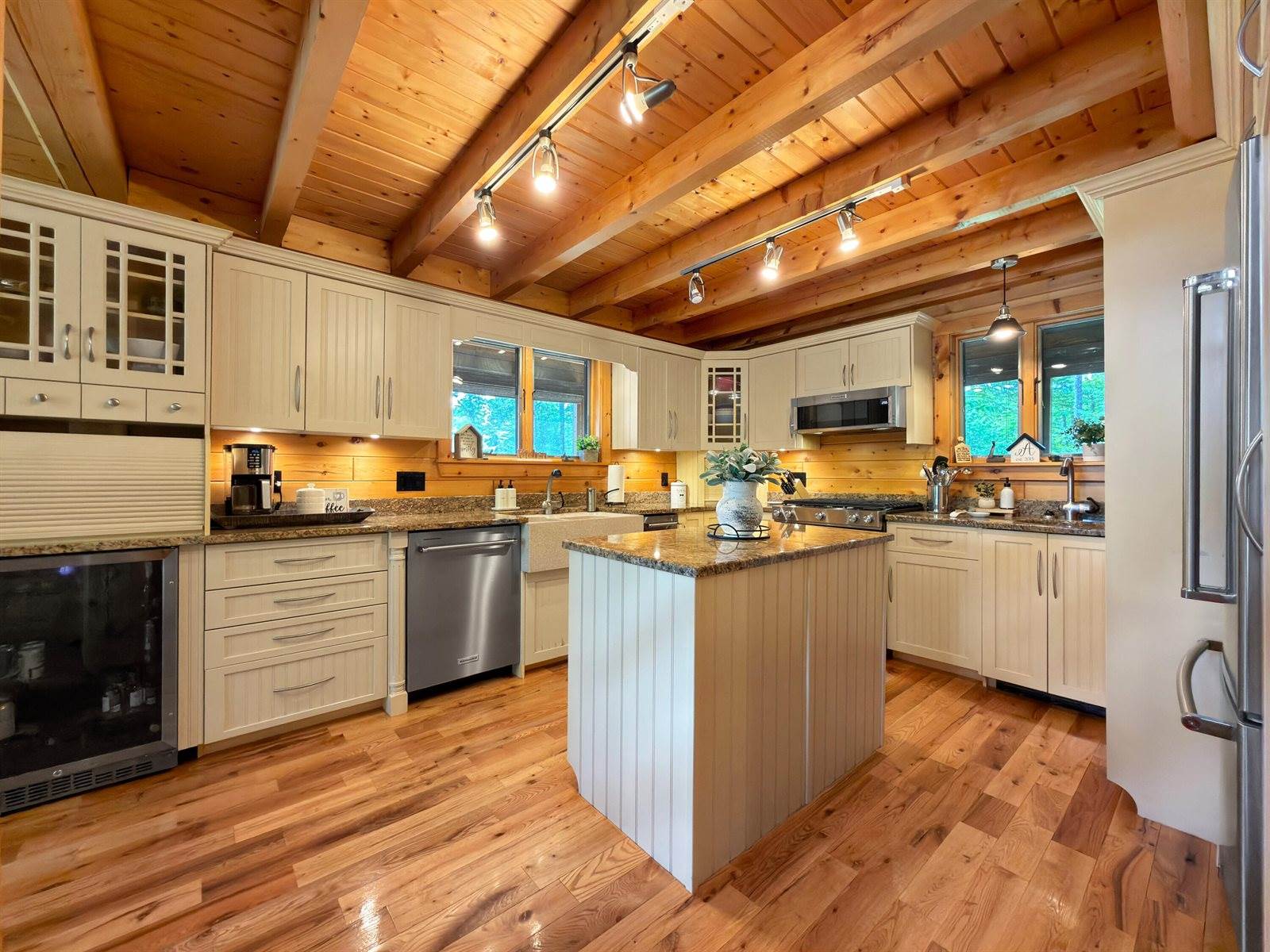 94 Roosevelt Road, Island Falls, ME 04747