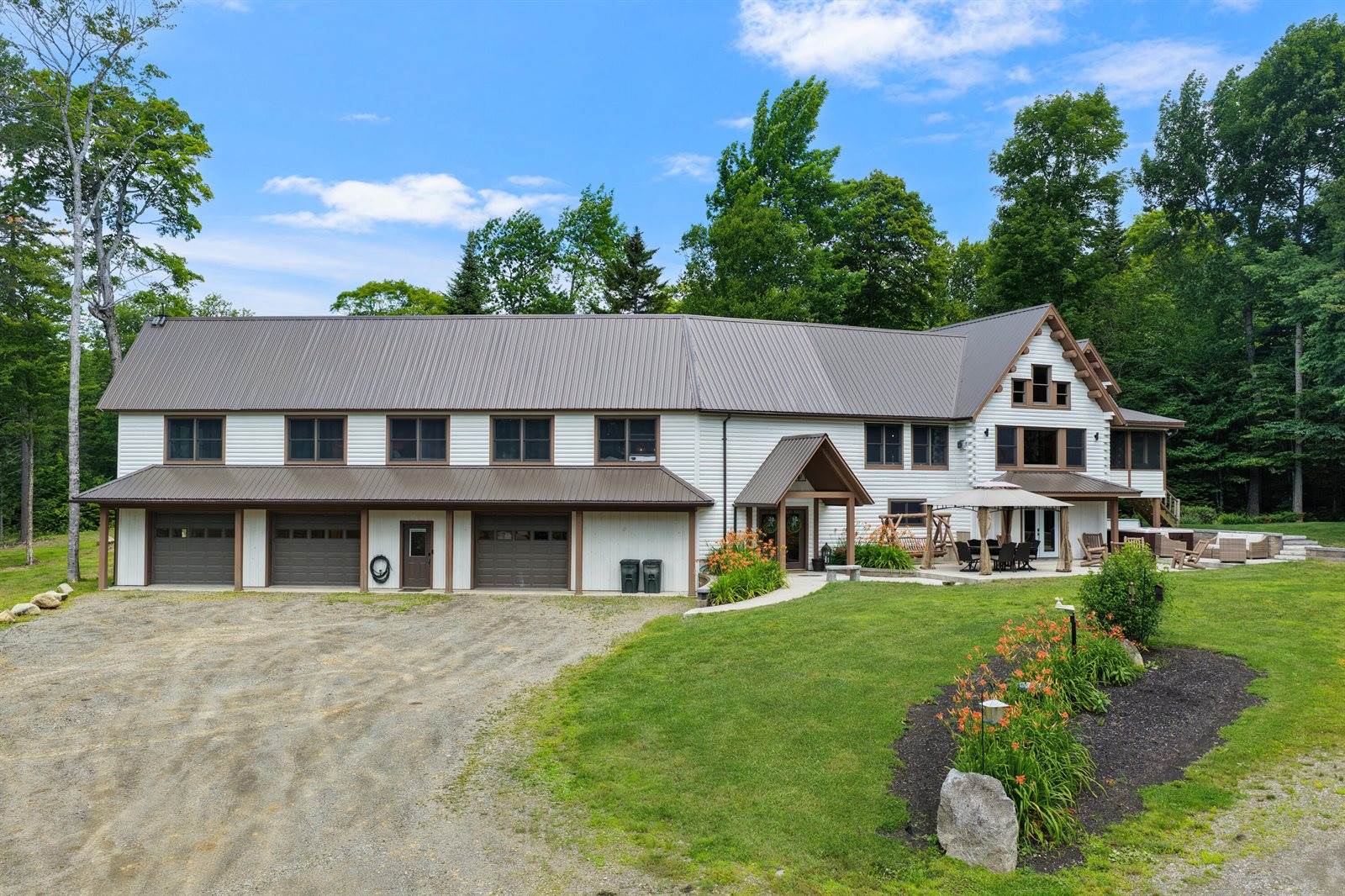 94 Roosevelt Road, Island Falls, ME 04747