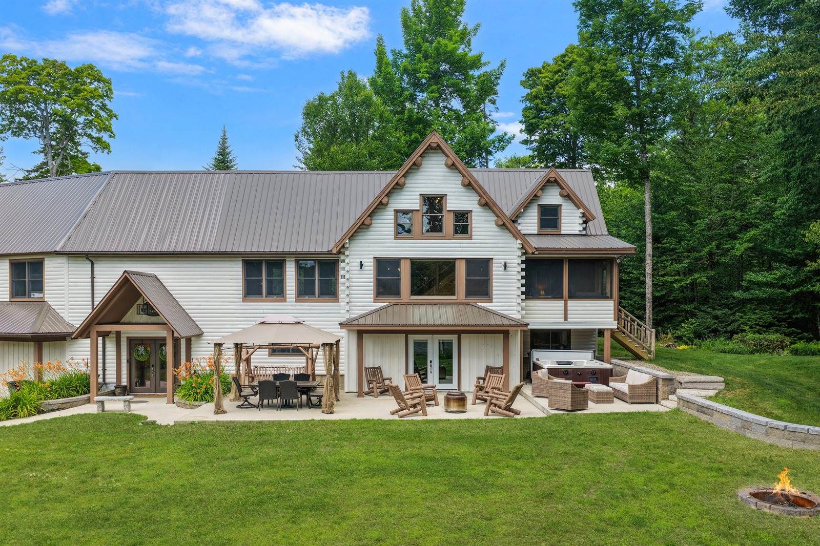94 Roosevelt Road, Island Falls, ME 04747