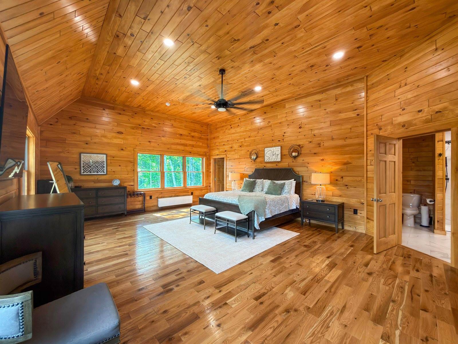 94 Roosevelt Road, Island Falls, ME 04747
