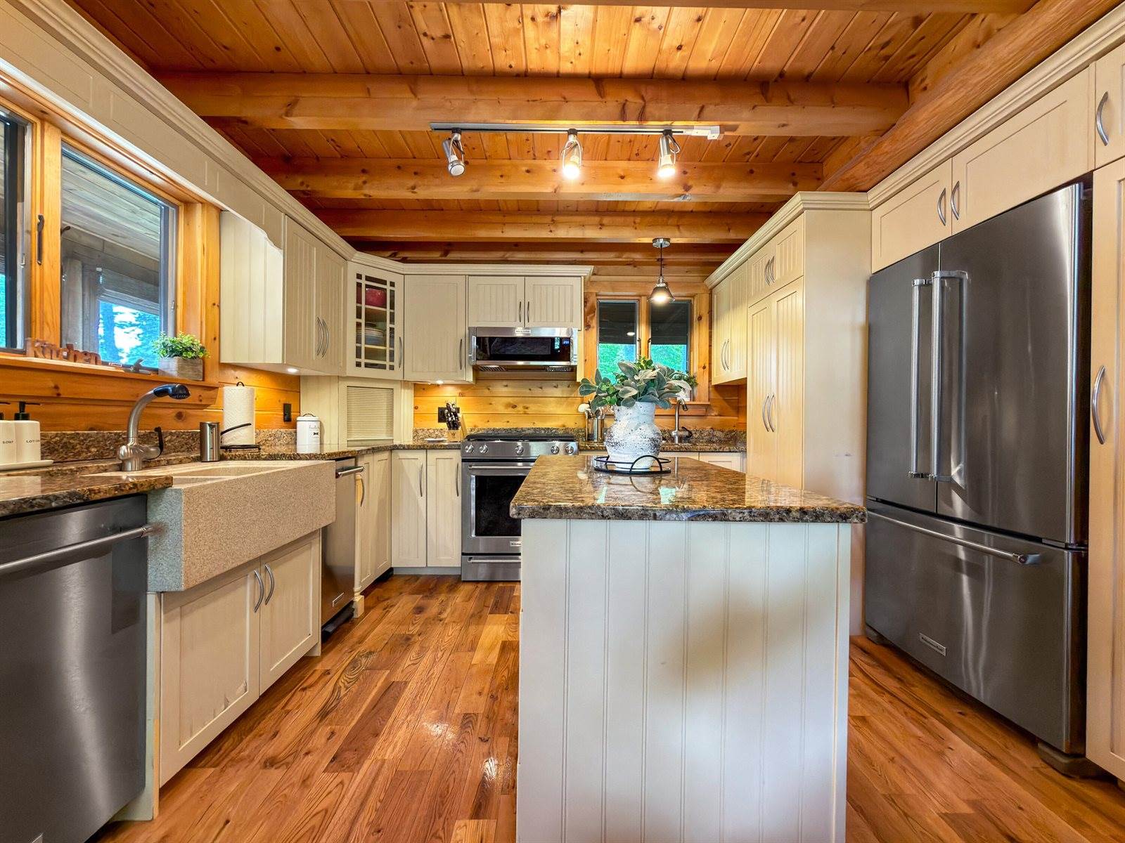 94 Roosevelt Road, Island Falls, ME 04747