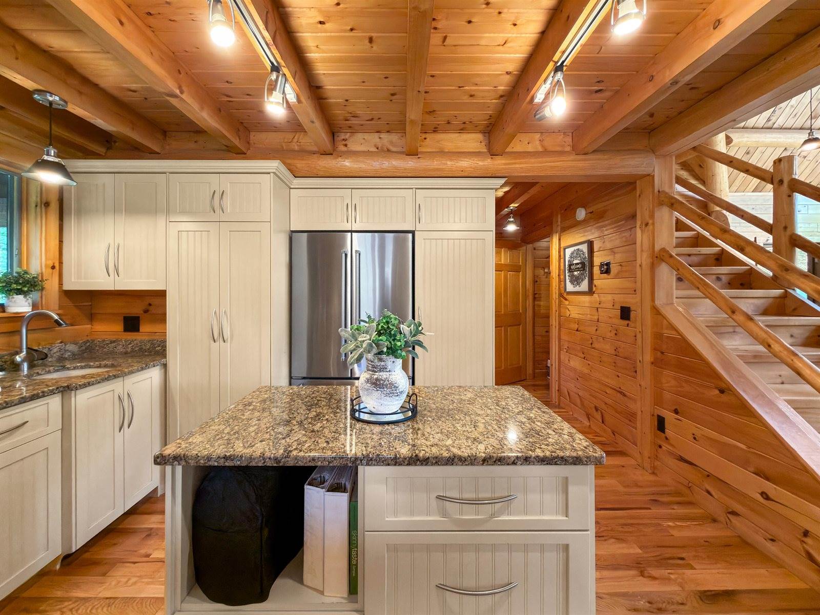 94 Roosevelt Road, Island Falls, ME 04747