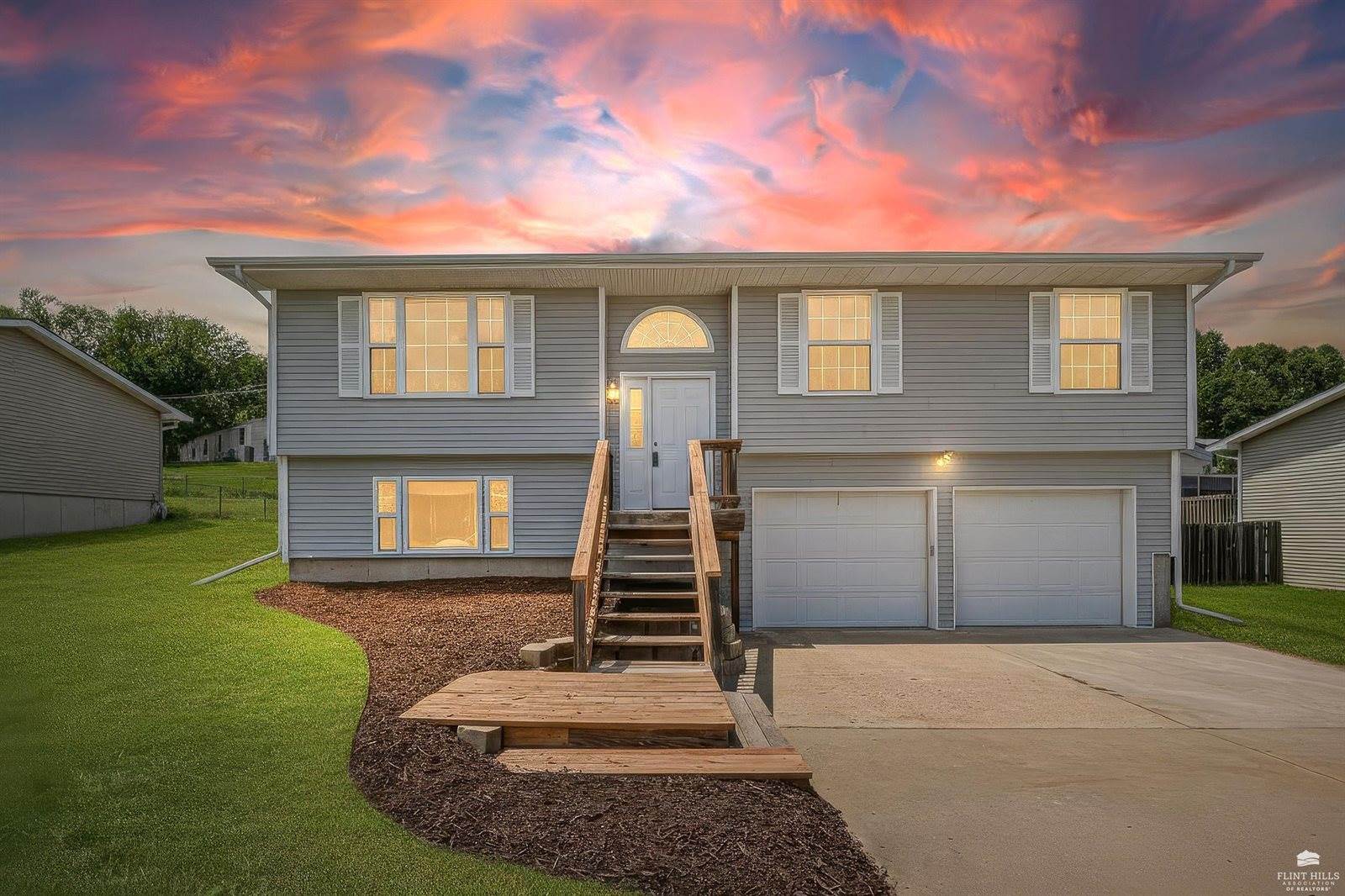 612 Jerry Drive, Grandview Plaza, KS 66441