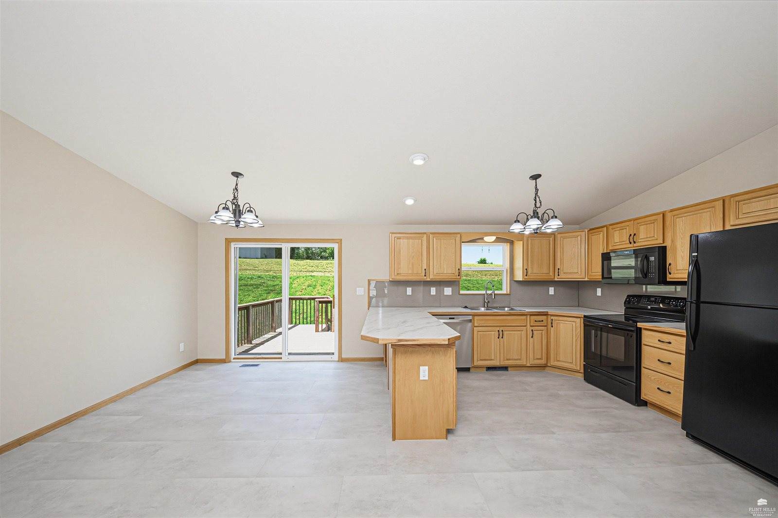 612 Jerry Drive, Grandview Plaza, KS 66441