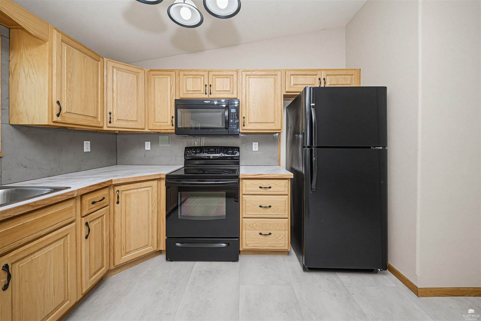 612 Jerry Drive, Grandview Plaza, KS 66441